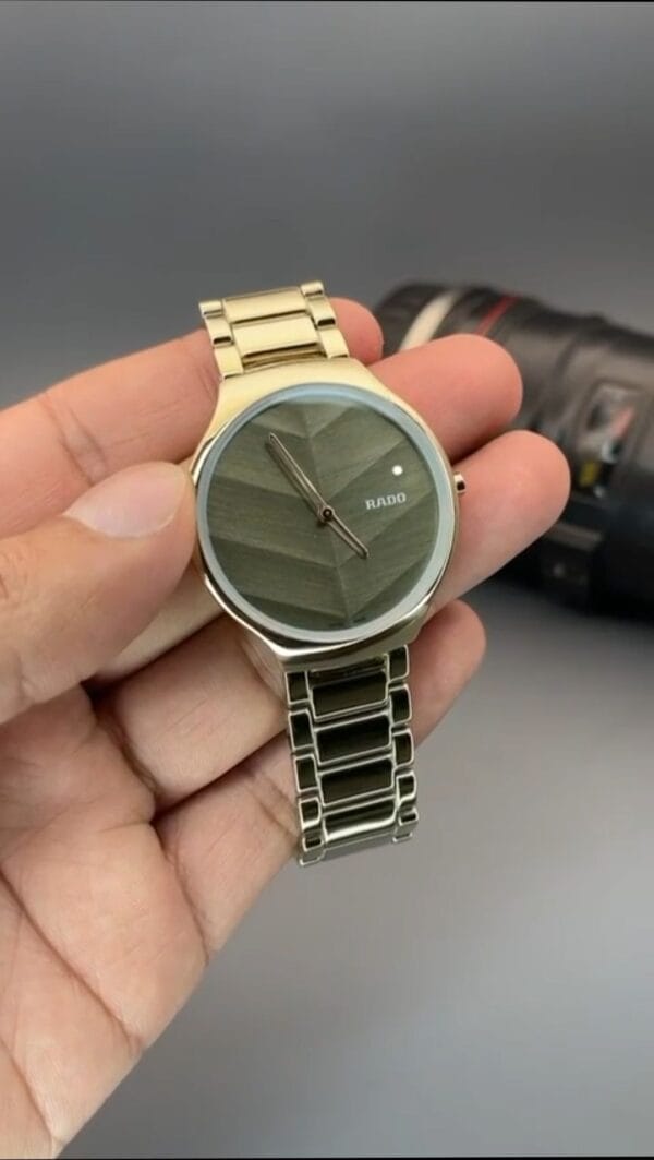 RADO- Model- Great Garden of World R271131552 - Image 2