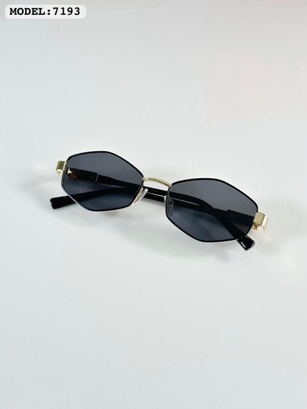 LOUIS VUITTON- Premium Gold Black Sunglasses - Image 2