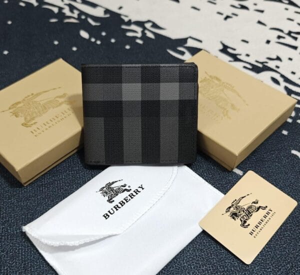 BURBERRY - Premium quality wallet