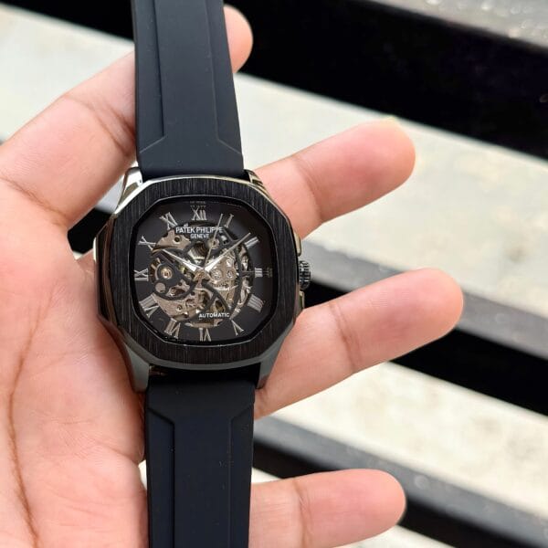 Patek Philippe Aquanaut Automatic Men's Watch - Image 2