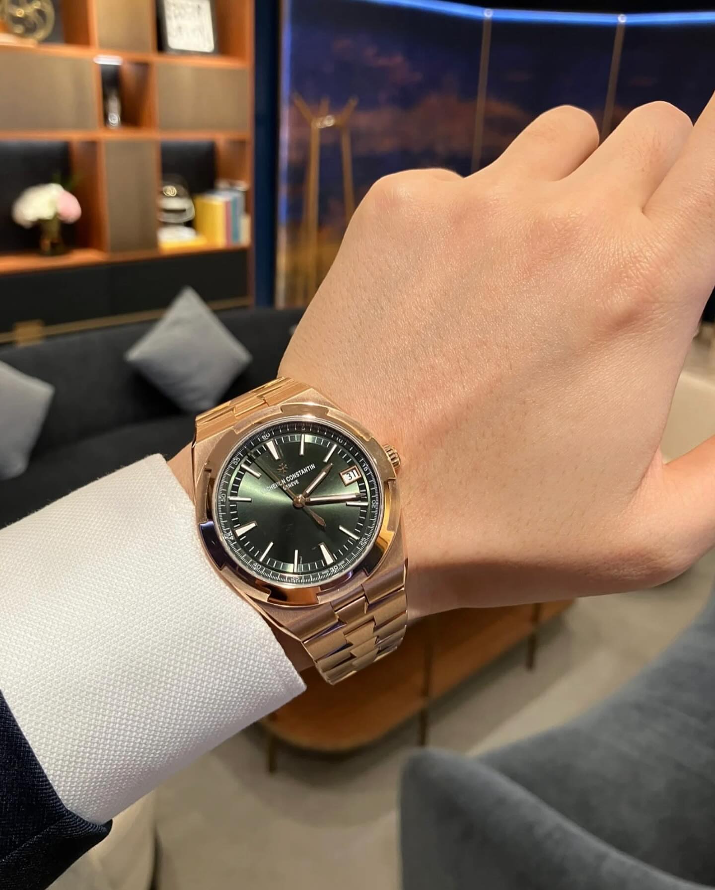 Vachero_n Constantin Overseas 4500V