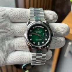 Rolexx Day Date Green Diamond Figure